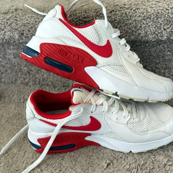 Nike Air Max, Red White & Blue rare tennis shoe. Women’s size 7. - Picture 3 of 7